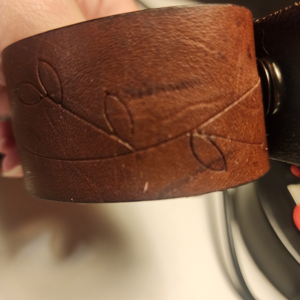 Old Navy Women's Wide Cuff Bracelet - Picture 6 of 6